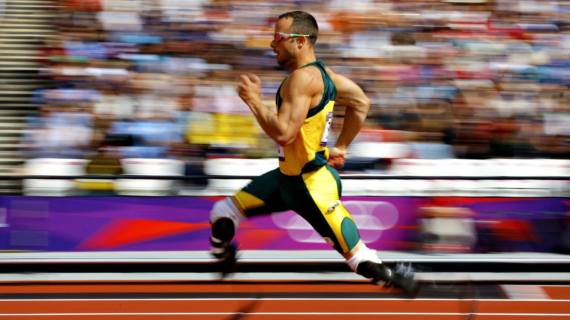 高空极限悬挂摆荡，勇者的速度与勇气比拼，悬挂在高空